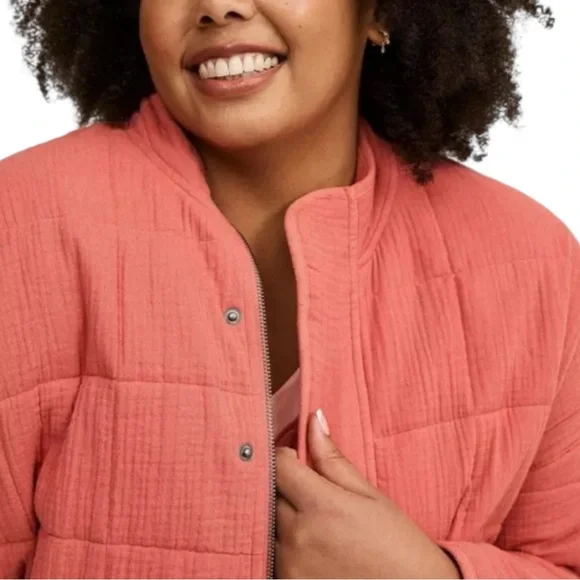 Size 2: Torrid Quilted Drop Shoulder Zip Up Snap Button Jacket - Picture 4 of 9